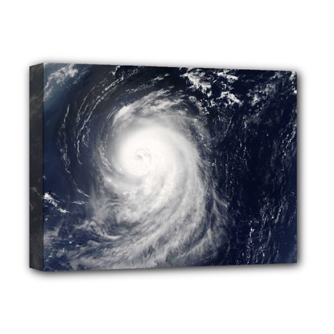 Hurricane Irene Deluxe Canvas 16  X 12   by trendistuff