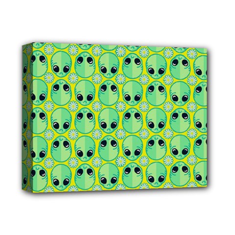 Alien Pattern- Deluxe Canvas 14  X 11  (stretched) by Ket1n9